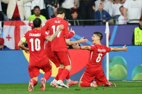 2 super gola, Turqia starton me fitore, Gjeorgjia debuton me humbje