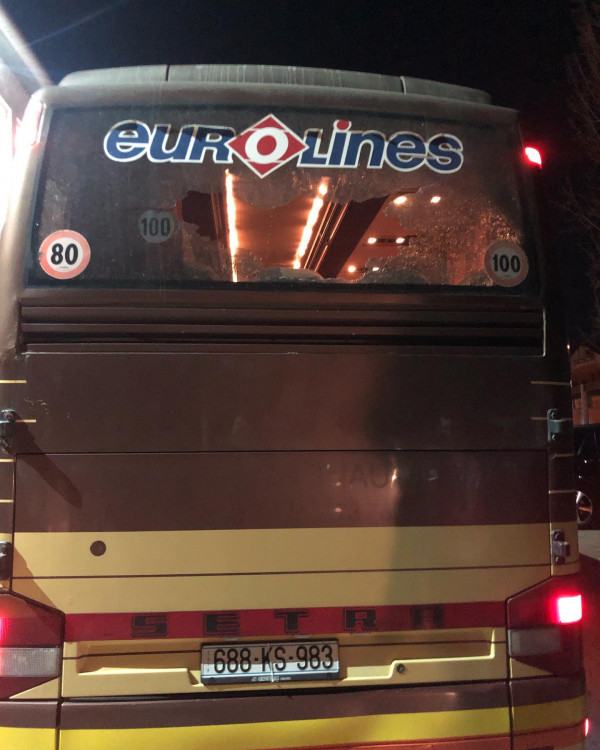 Sulmohet autobusi i Prishtinës