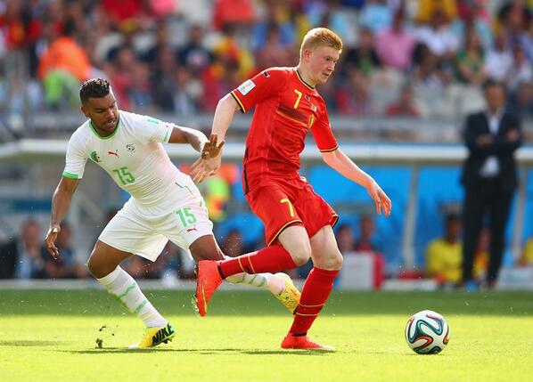 Otamendi e De Bruyne, shumë afër