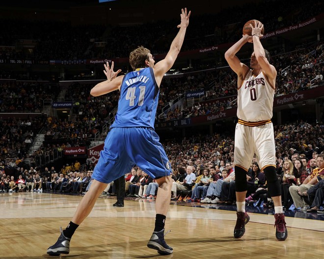 Nowitzki, vetë i gjashti në klubin 50K