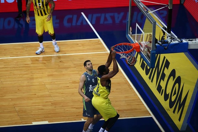 Fenerbahçe turpëron kampionin