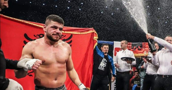 Marku provokon kampionin Conor Benn Marku provokon kampionin Conor Benn