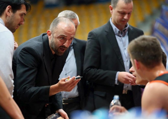 Prishtina zyrtarizon trajnerin e ri