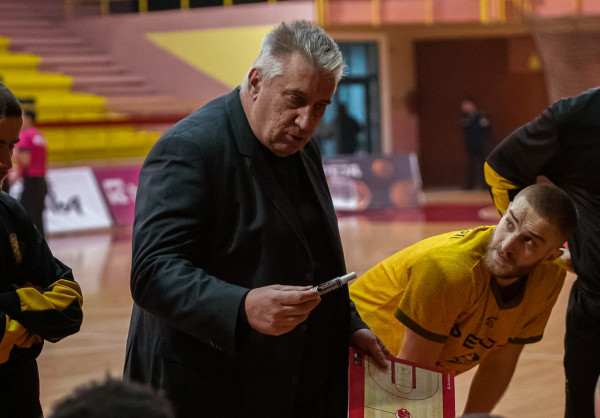 Ish-trajneri i Pejës, zyrtarizohet në ligën rumune