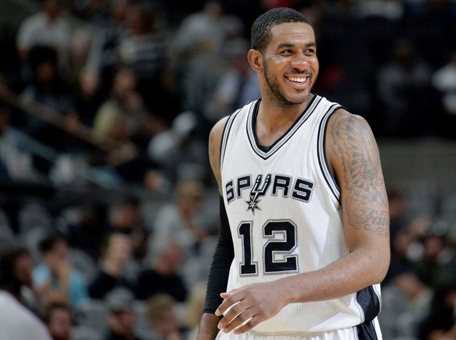 Aldridge i kthehet basketbollit