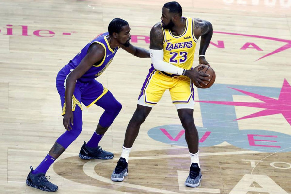 Lakers deklason Warriorsat, lëndohet James