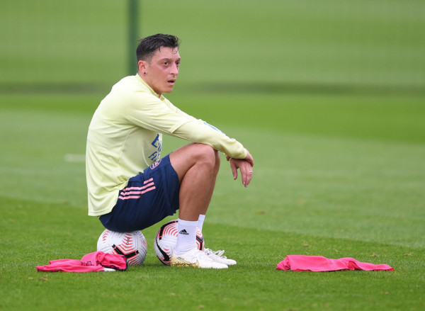 Ozil po largohet nga Arsenali, e pret Fenerbahce Ozil po largohet nga Arsenali, e pret Fenerbahce
