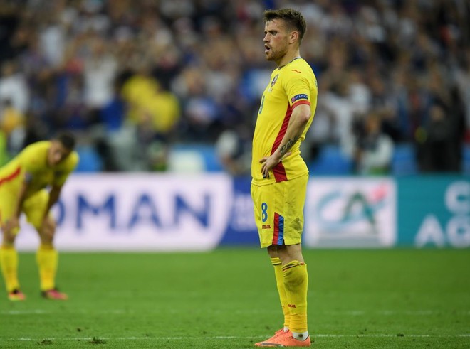 Tre futbollistë të dyshimtë te Rumania