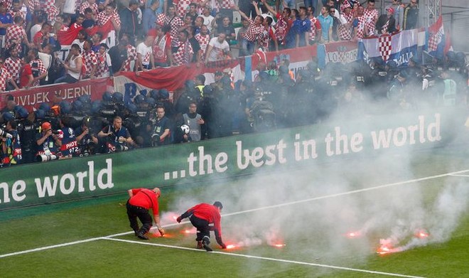 Torcida kroate planifikon ndërprerjen e ndeshjes Kosova-Kroacia!!!