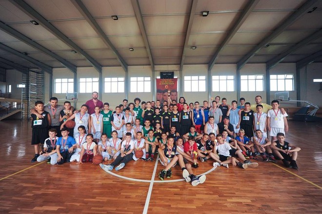 Shkolla e parë e basketbollit në Podujevë