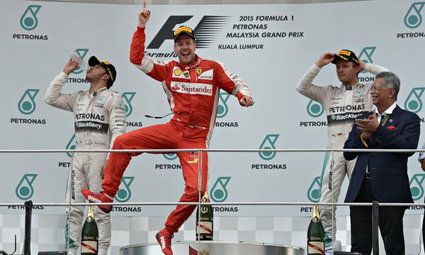 Vettel i pari në Malajzi