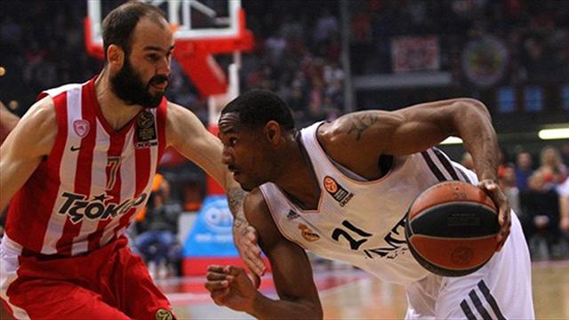 Olympiacos i mban gjallë shpresat