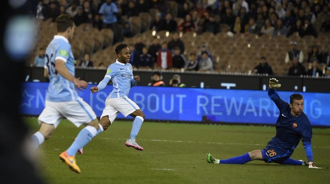 Sterling debuton me gol, City vazhdon me fitore