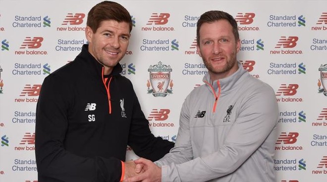 Steven Gerrard rikthehet te Liverpooli