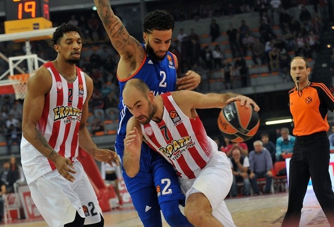 Olympiacos shkel Anadolu Efesin